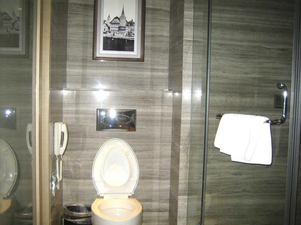 Чжэньцзян: Mingdu Hotel
