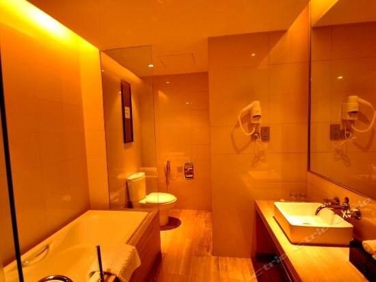 Харбин: C.kong Labor Hotel - Harbin