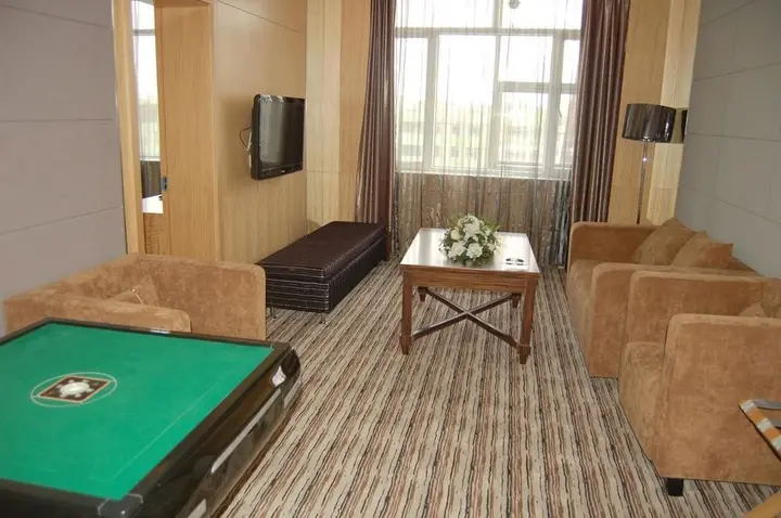 Харбин: C.kong Labor Hotel - Harbin