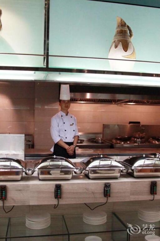 Харбин: C.kong Labor Hotel - Harbin
