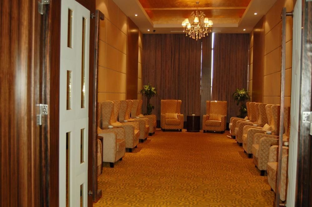 Харбин: C.kong Labor Hotel - Harbin