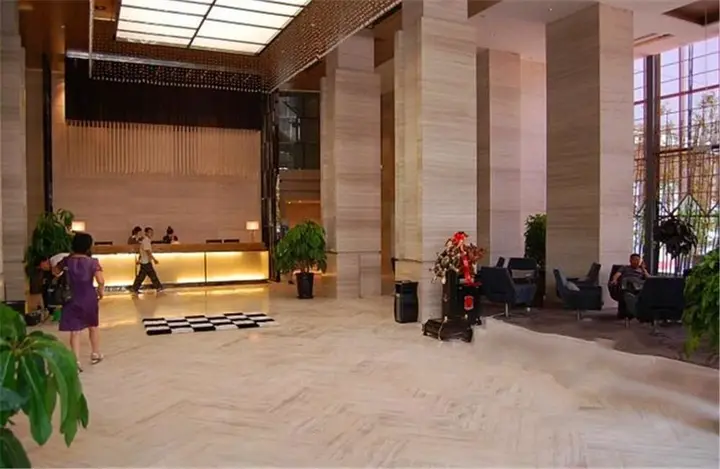 Харбин: C.kong Labor Hotel - Harbin