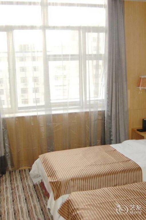 Харбин: C.kong Labor Hotel - Harbin