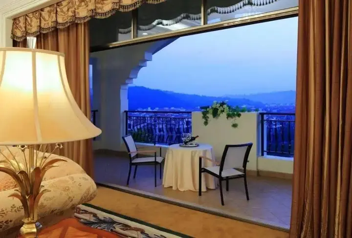 Шаогуань: Shaoguan Country Garden Phoenix Hotel