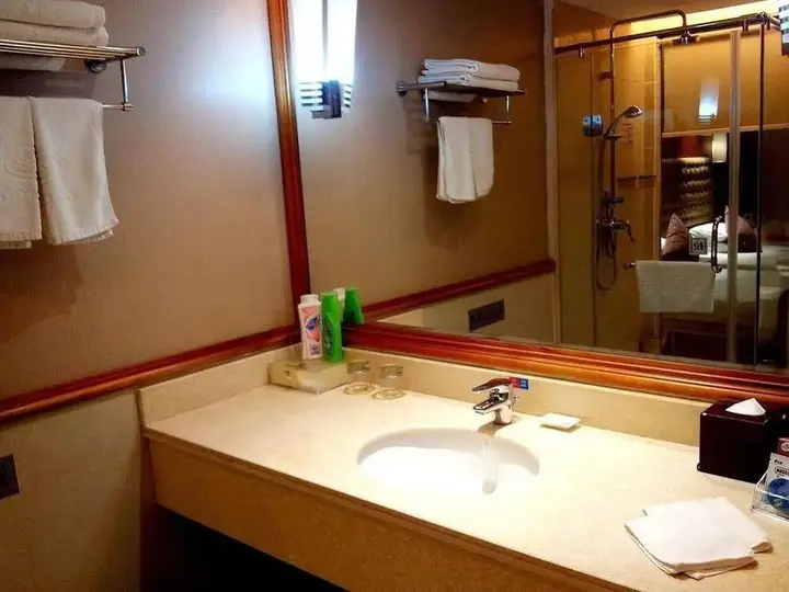 Ляньюньган: Lianyungang Century Fate International Hotel