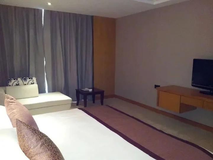 Ляньюньган: Lianyungang Century Fate International Hotel
