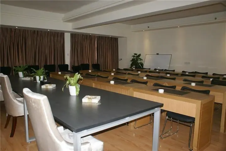 Чэнду: Phoenix Hotel