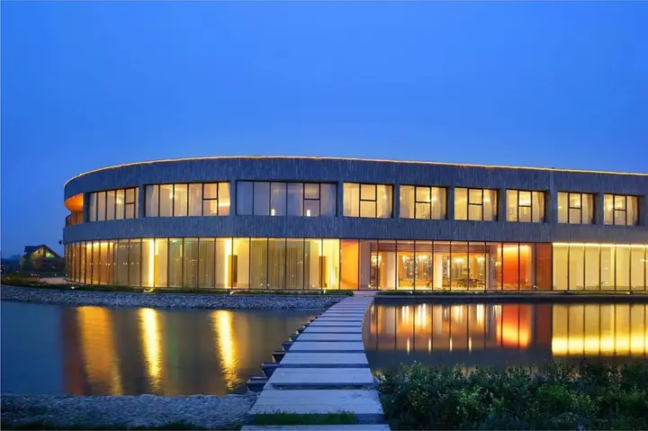 Лянфан: Bazhou MingTang Sun Moon Lake Hot Spring Hotel