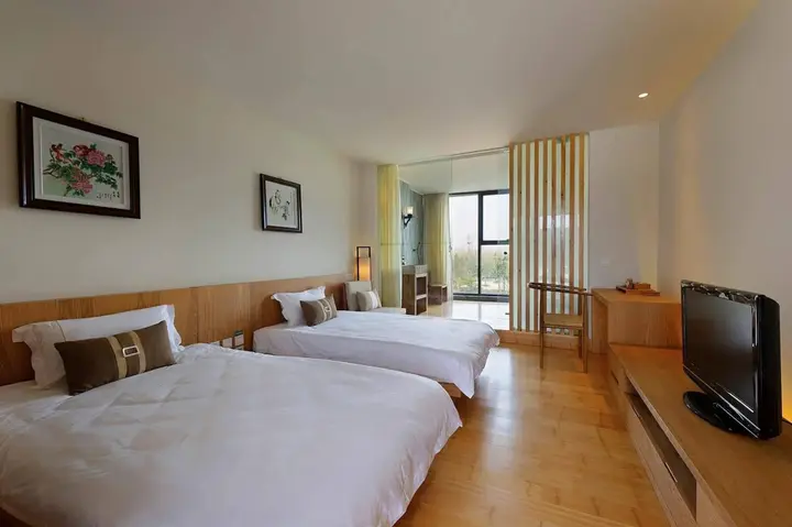 Лянфан: Bazhou MingTang Sun Moon Lake Hot Spring Hotel