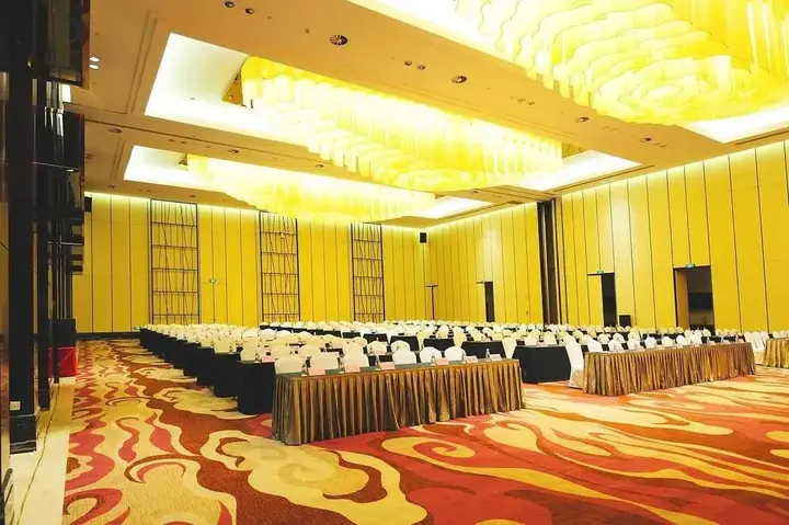 Паниин: Panjin Swish Hotel