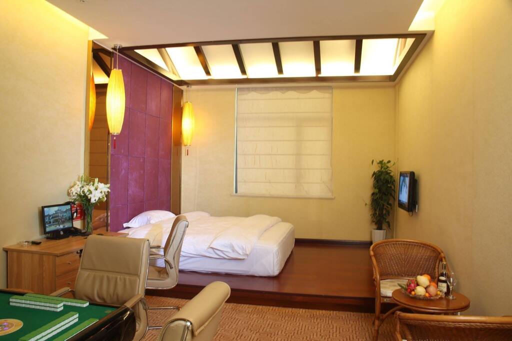 Шиянь: Wudang Mountains Jianguo Hotel