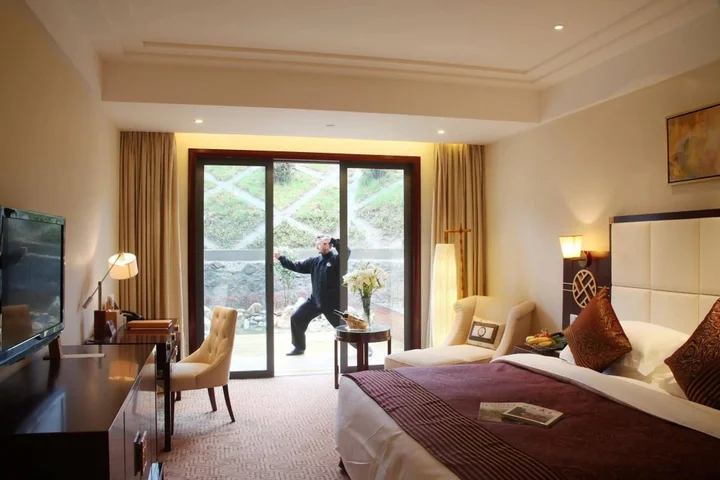 Шиянь: Wudang Mountains Jianguo Hotel