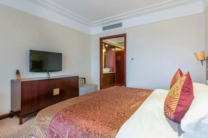 Шиянь: Wudang Mountains Jianguo Hotel