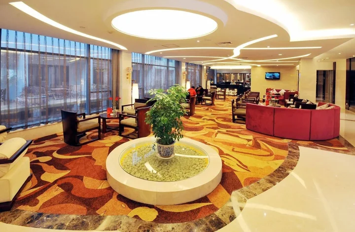 Шиянь: Wudang Mountains Jianguo Hotel