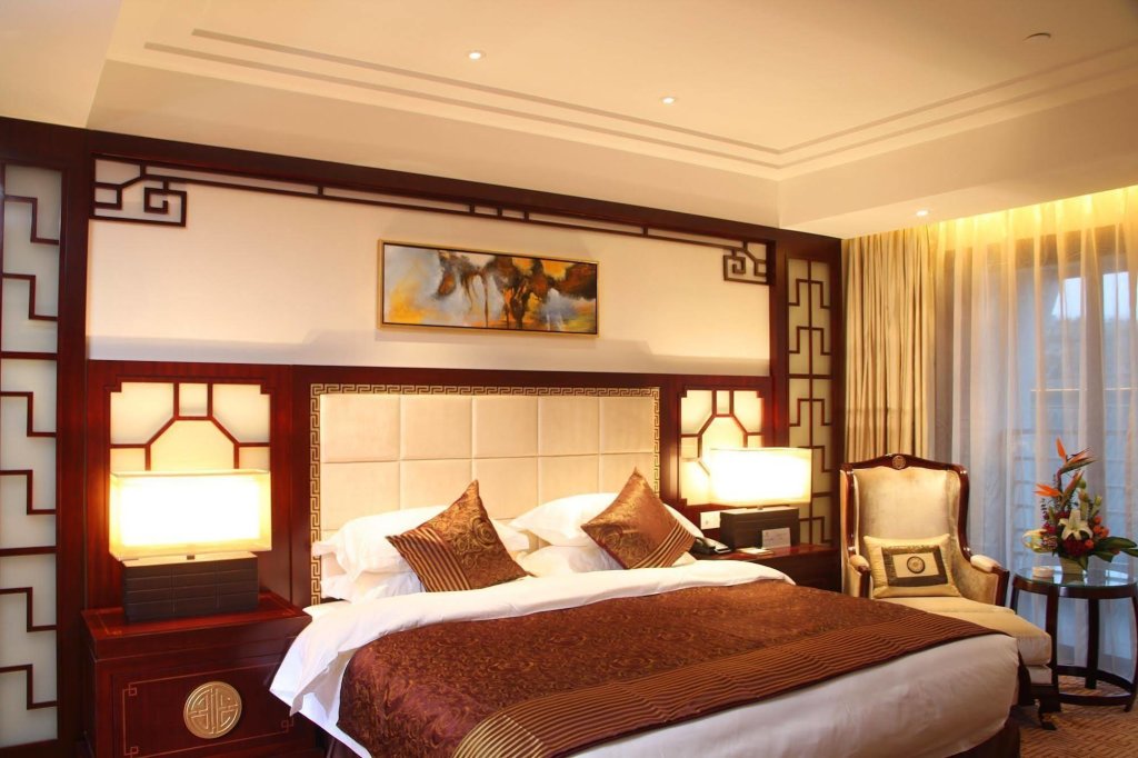Шиянь: Wudang Mountains Jianguo Hotel