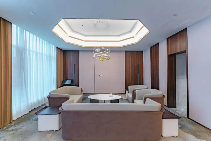 Шиянь: Wudang Mountains Jianguo Hotel