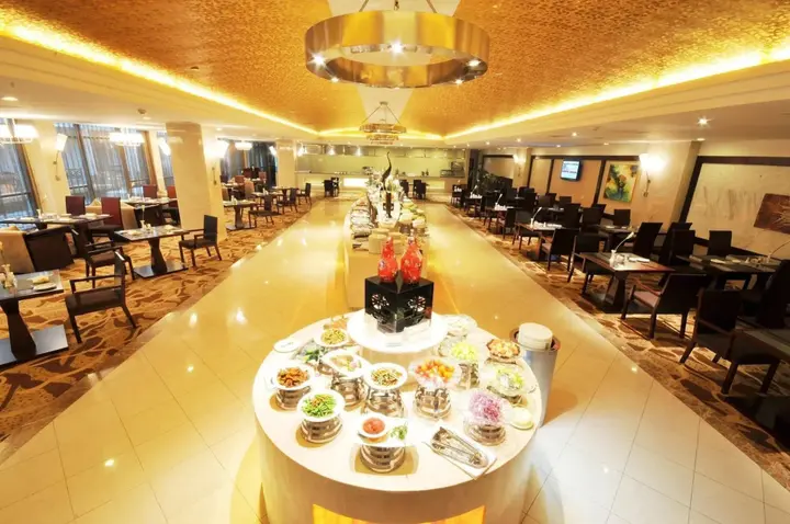 Шиянь: Wudang Mountains Jianguo Hotel