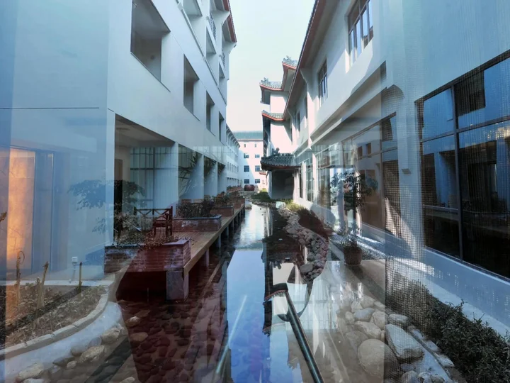 Шиянь: Wudang Mountains Jianguo Hotel
