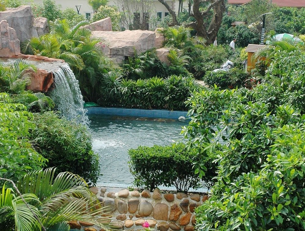Цзиньюань: Ju Long Wan Hotspring