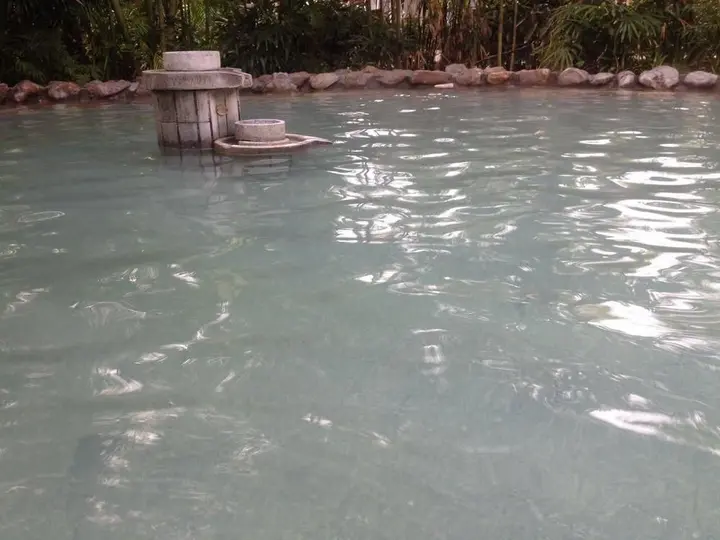 Цзиньюань: Ju Long Wan Hotspring