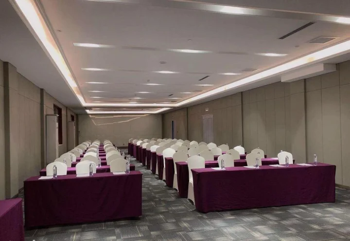 Синин: Yile Hotel