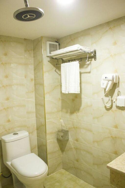 Наньнин: One More Day Hotel