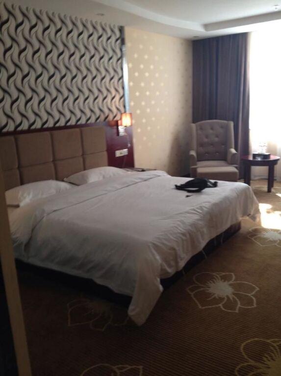 Наньнин: One More Day Hotel