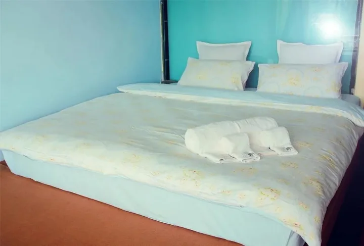 Дали: Sea View Inn