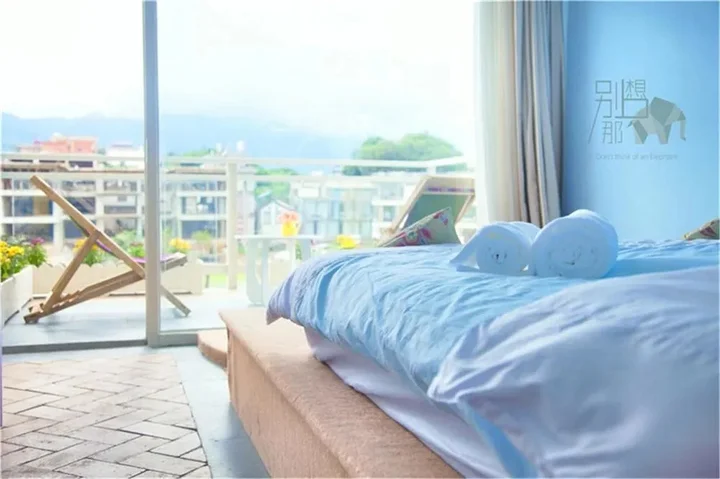 Дали: Sea View Inn
