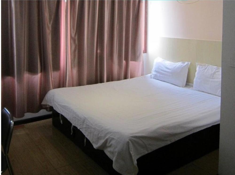 Лоян: Luoyang White-collar Hotel