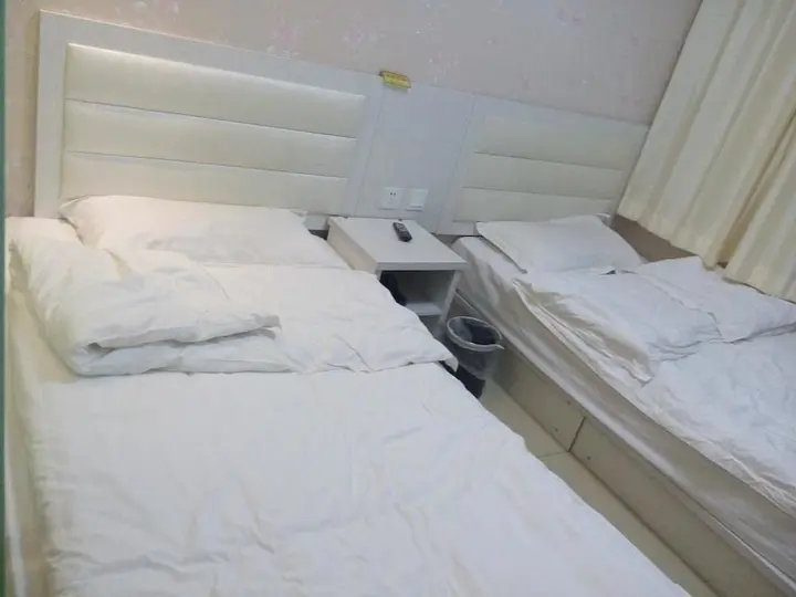 Пекин: Xinhua Yijun Hotel