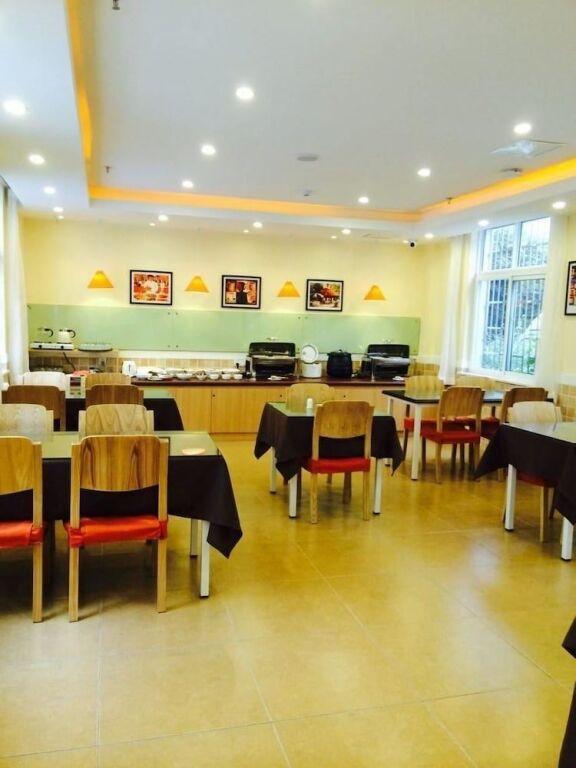Чжанцзяцзе: Home Inn Zhangjiajie Meridian Road Daqiao Road