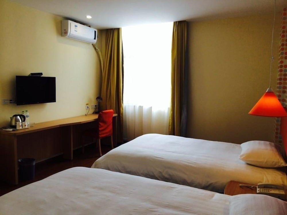 Чжанцзяцзе: Home Inn Zhangjiajie Meridian Road Daqiao Road