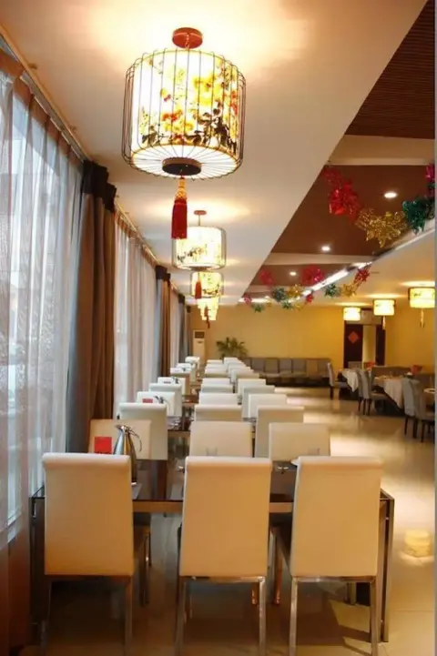 Лоян: Heluo Sunshine Culture Theme Hotel