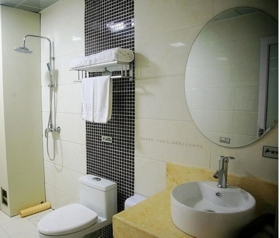 Цзинин: Thank Inn Plus Hotel Shandong Jining Zoucheng Red Star Macalline