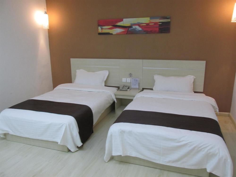 Цзинин: Thank Inn Plus Hotel Shandong Jining Zoucheng Red Star Macalline