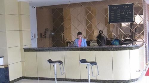 Лоян: Qi Sheng Inns Hotels