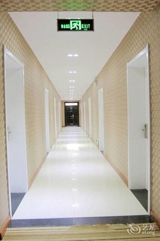 Лоян: Qi Sheng Inns Hotels
