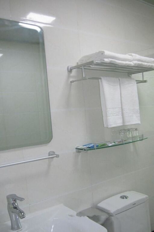 Лоян: Qi Sheng Inns Hotels