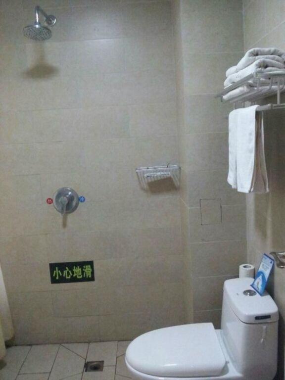 Синьсян: Xinxiang 988 Hotel (No. 2 Middle School and Second Hospital Branch)