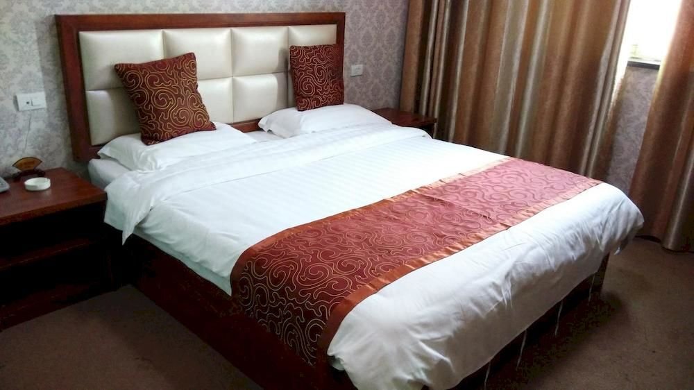 Лоян: Yanshi 7 Star Express Hotel
