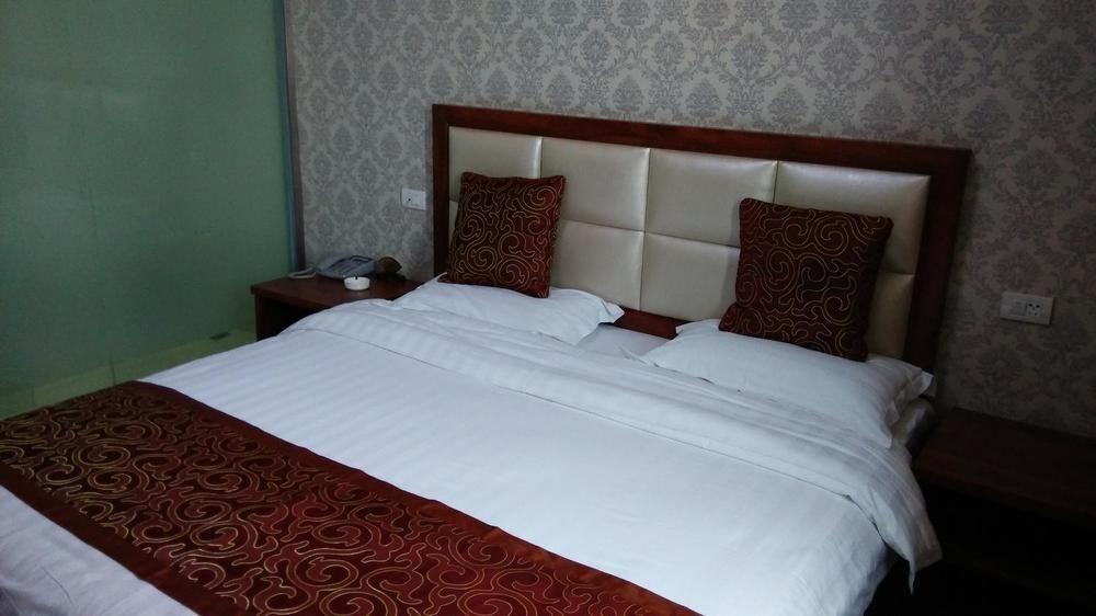 Лоян: Yanshi 7 Star Express Hotel