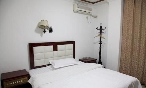 Уху: Wuhu Qianlong Hotel