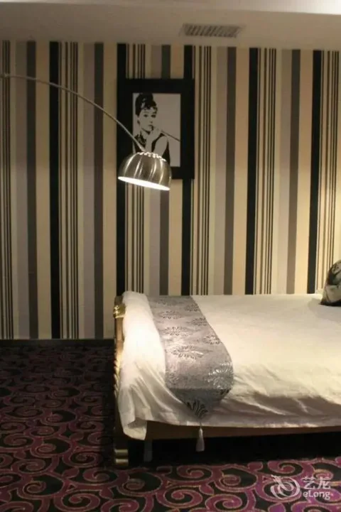 Лоян: Victoria Hotel
