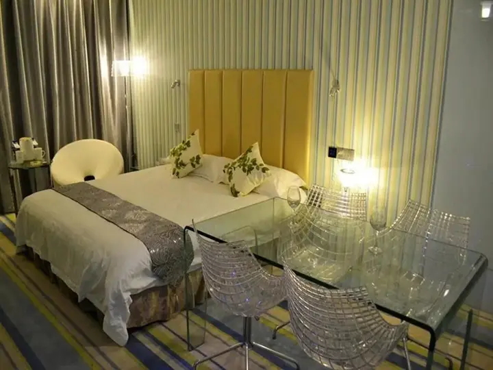 Лоян: Victoria Hotel