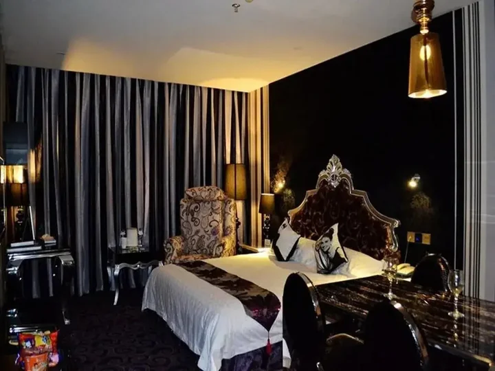 Лоян: Victoria Hotel