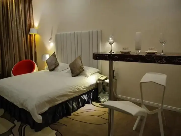Лоян: Victoria Hotel
