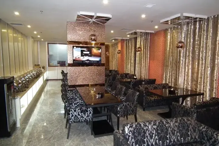 Лоян: Victoria Hotel