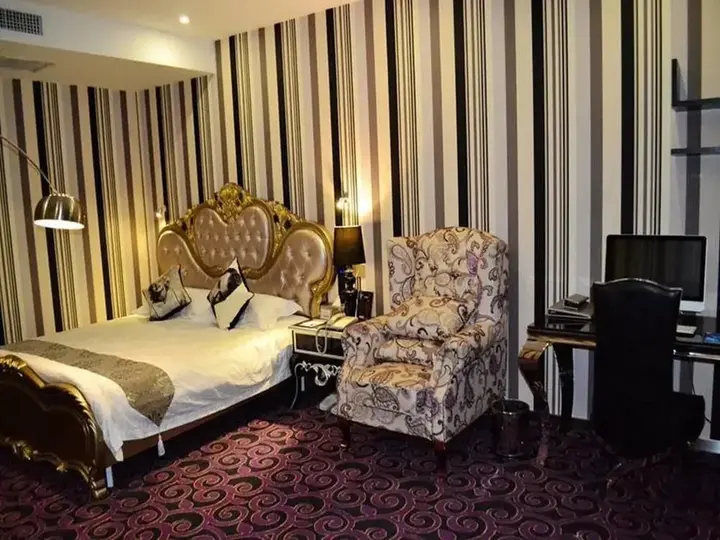 Лоян: Victoria Hotel