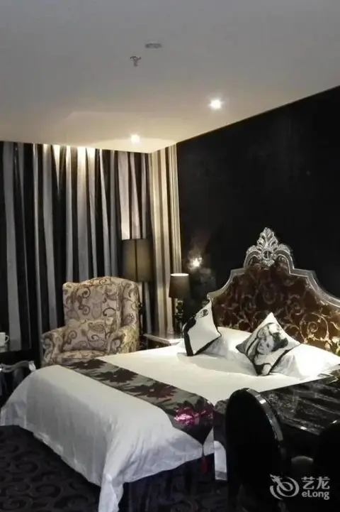 Лоян: Victoria Hotel